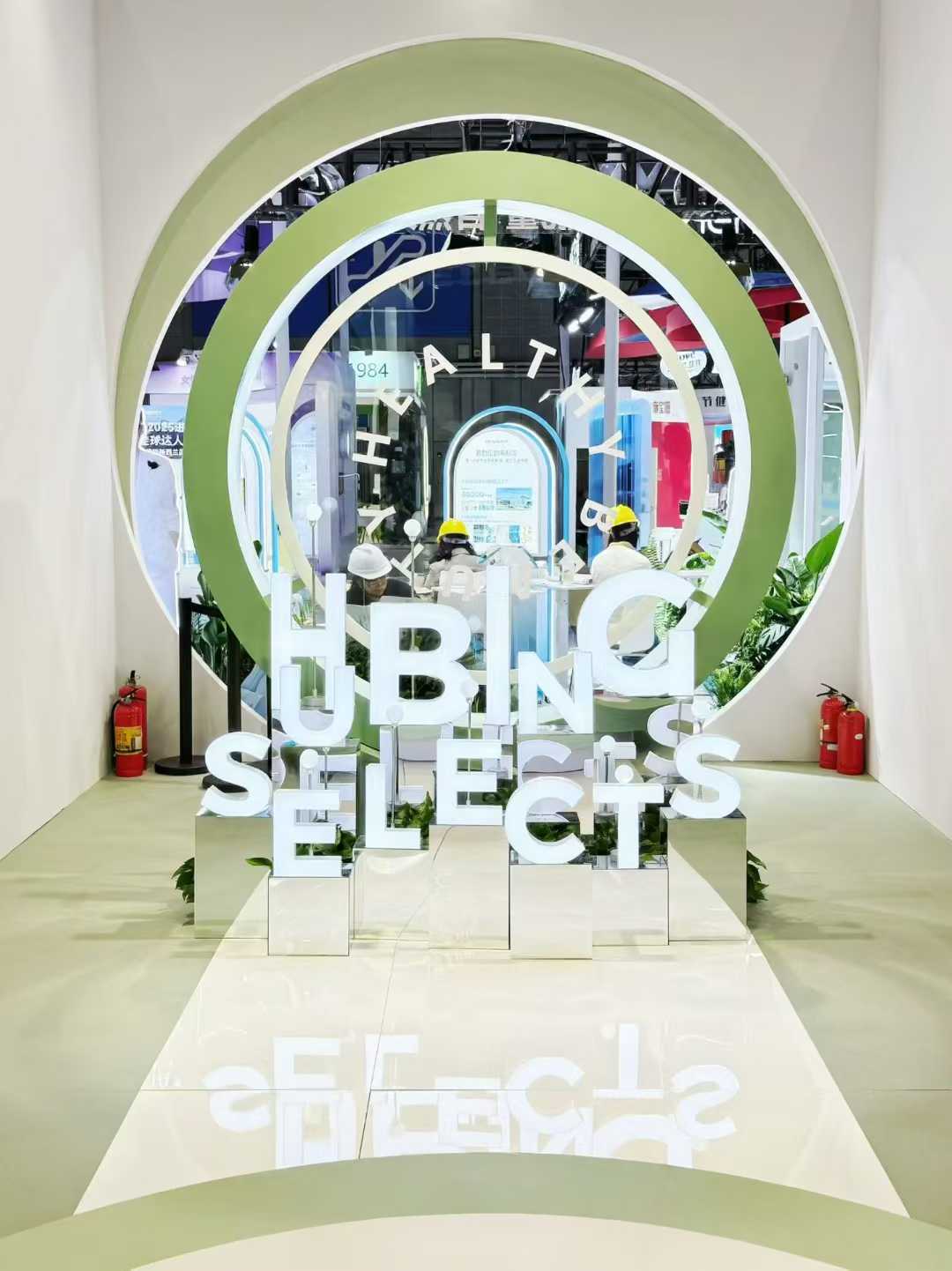 順動(dòng)進(jìn)博會(huì)雙展館亮相