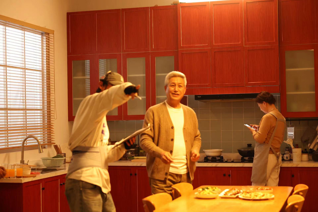 十二月依舊忙碌，廚電廣告拍攝進(jìn)行中